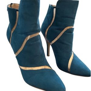 Ankle boots size 9 Teal